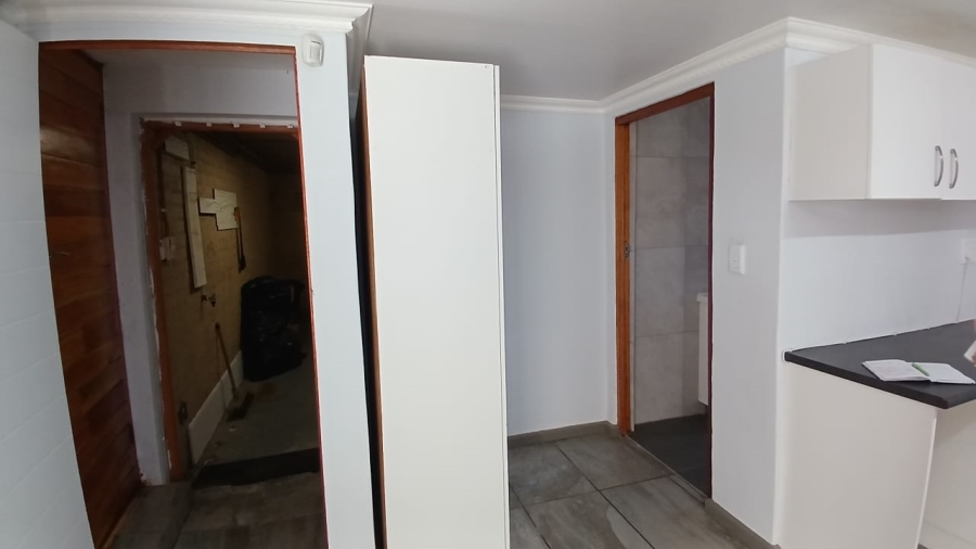 To Let 1 Bedroom Property for Rent in Panorama Western Cape